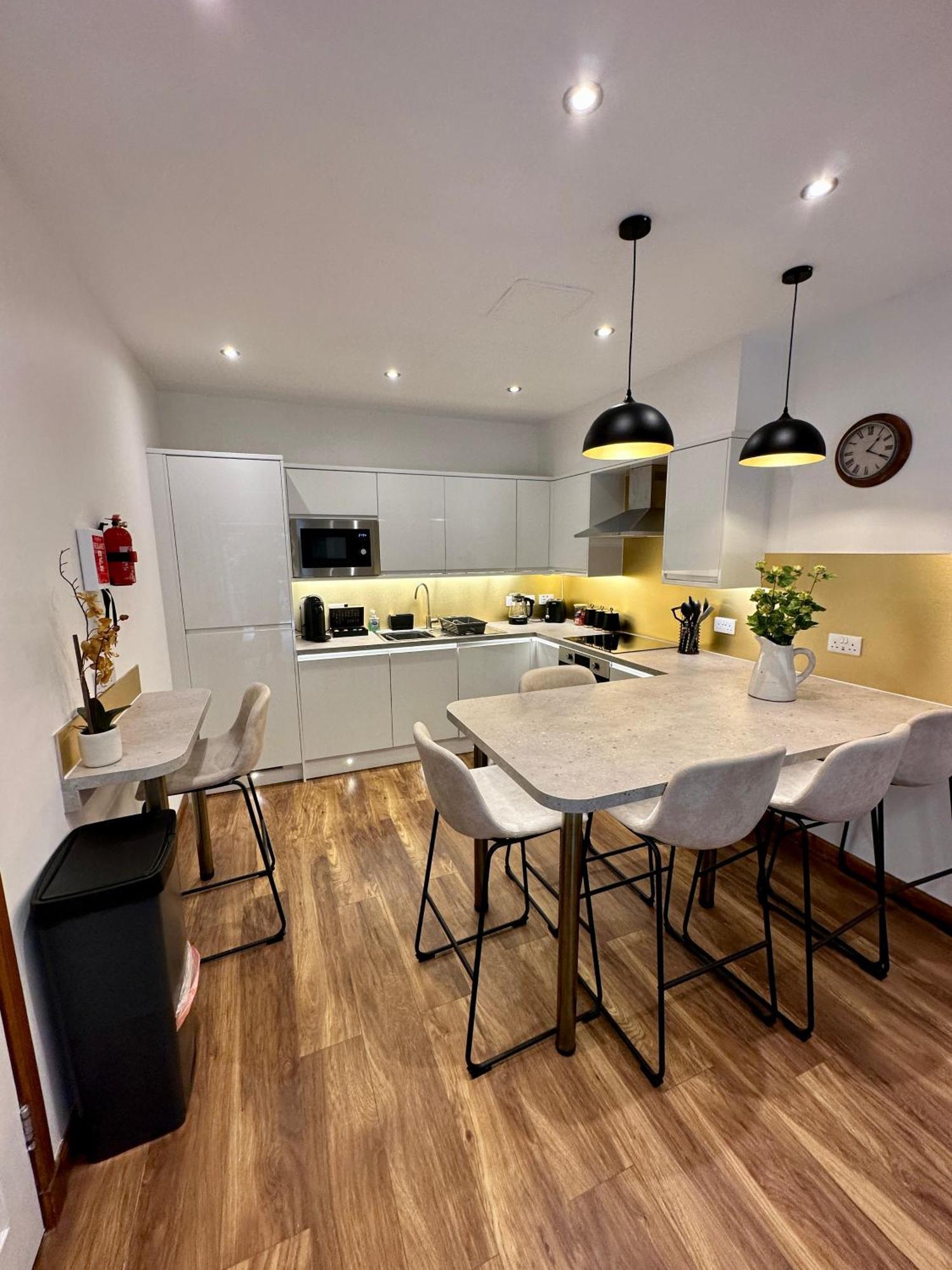 פורט ויליאם 2 Sheraton Apartments מראה חיצוני תמונה
