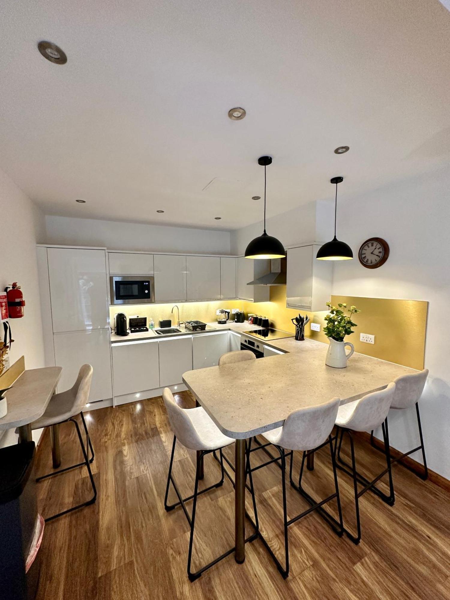 פורט ויליאם 2 Sheraton Apartments מראה חיצוני תמונה
